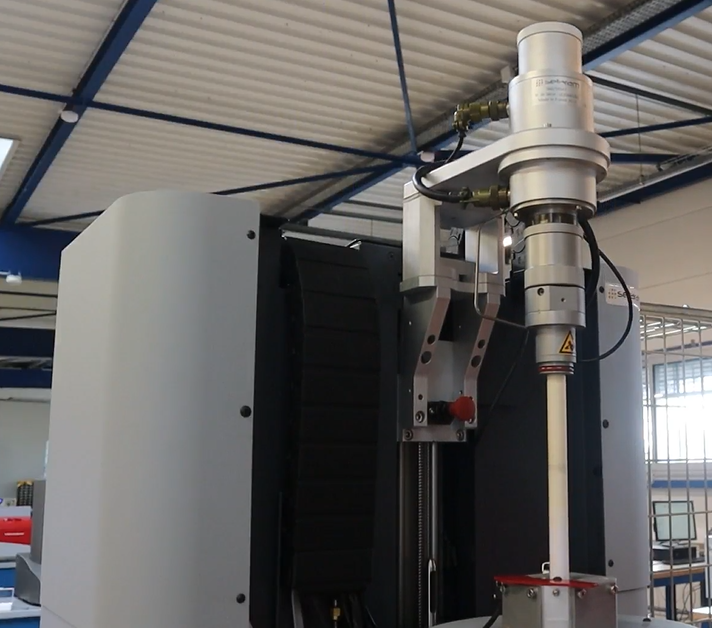 세타람사의 TMA 열분석기, 금속 및 다양한 복합소재의 열팽창계수 및 열물성 열기계 특성 측정기