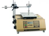 TABER사의 왕복형 마모시험기, 모델 5900. 상부시편 고정형, 하부시편 왕복형. 시험재질에 맞는 연마재를 선택하여 다양한 마모시험을 하고 자동차 내장재나 부품관련 마모시험을 할 수 있다. 옵션 스크래치 시험 장치, 2~3개 샘플동시 마모시험장치. GM14125 EN1096