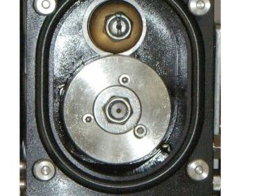 MTM MINI TRACTION MACHINE 시험기 모델 TE54는 기어나 캠앤팔로워 부품등의 선접촉 시험이 가능 합니다.